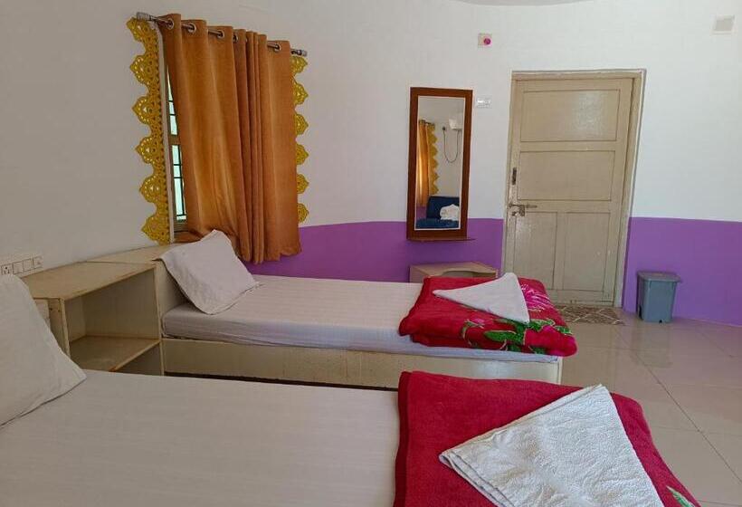 Номер Deluxe, Dholavira Tourism Resort