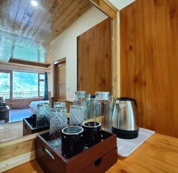 Четырехместный Номер Классик, The Woodpecker Inn Jibhi