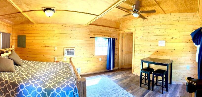 Апартаменты 2 Спальни, Triple G’s Resort   Cabin 11