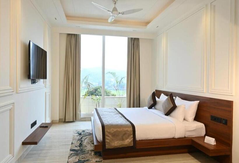 Номер Deluxe с Балконом, Baantalai Hotel And Resort