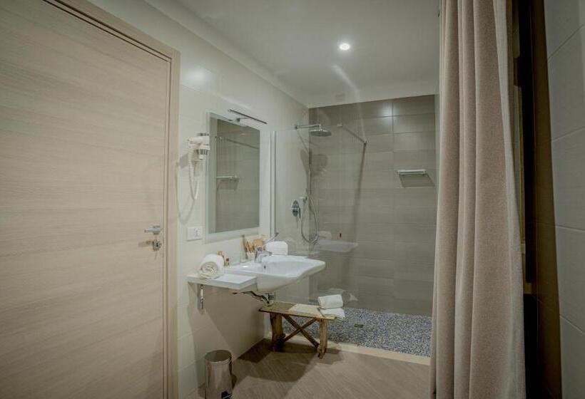 اتاق سوپریور, Tufo Bianco Relais