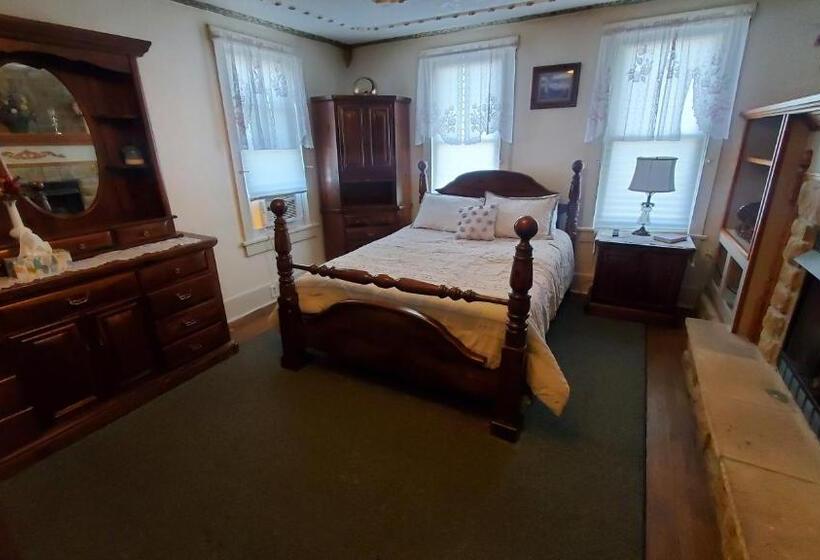 스탠다드 룸, The Miners’ Lodge