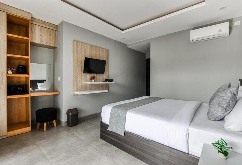 标准间, Djenek Seminyak