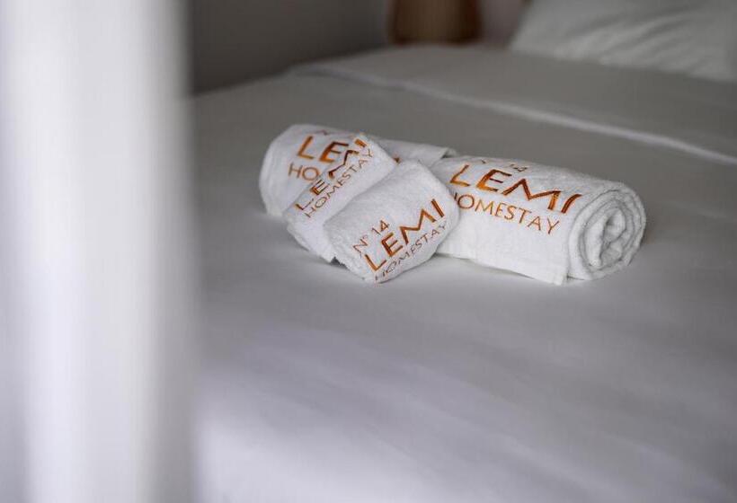 اتاق لوکس با بالکن, Lemi   Homestay In Hue