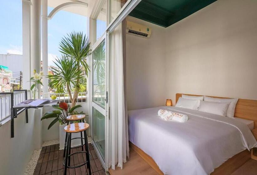 اتاق لوکس با بالکن, Lemi   Homestay In Hue