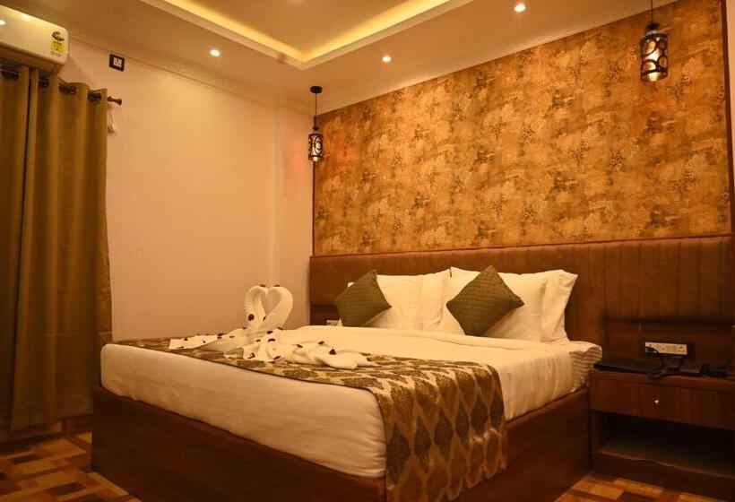 Номер Клуб, Swet Palash Resort