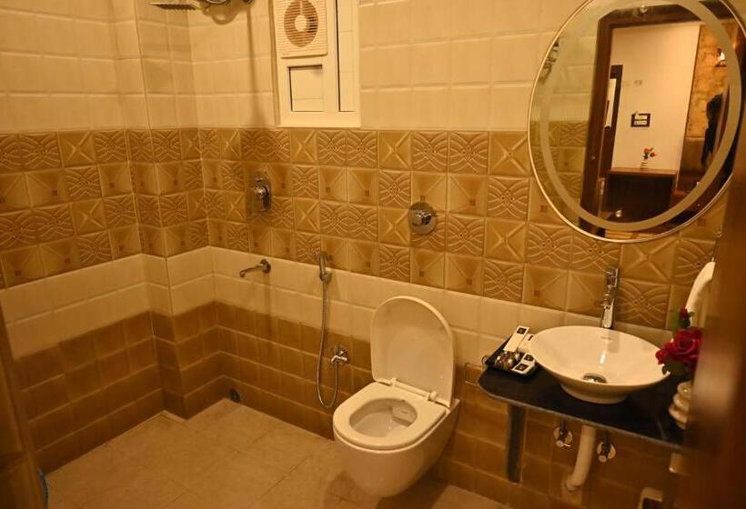 Номер Клуб, Swet Palash Resort