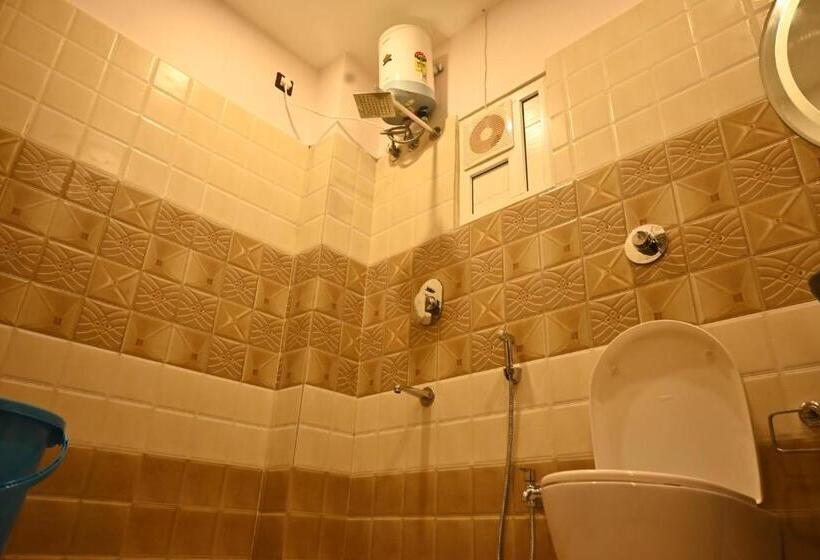 Номер Клуб, Swet Palash Resort