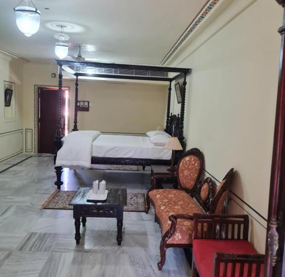 小型套房, Umaid Mahal Palace