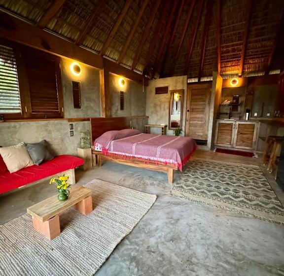 اتاق لوکس با بالکن و چشم‌انداز دریا, Casa Monika Penthouse Room