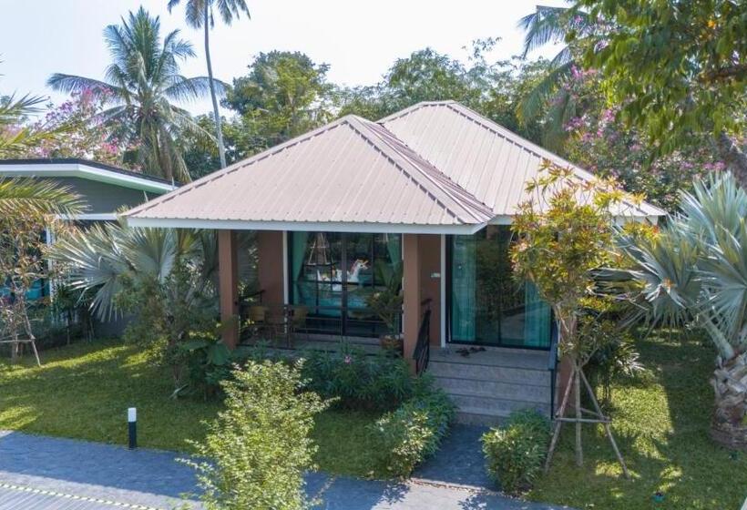 سوییت, Seeview Resort