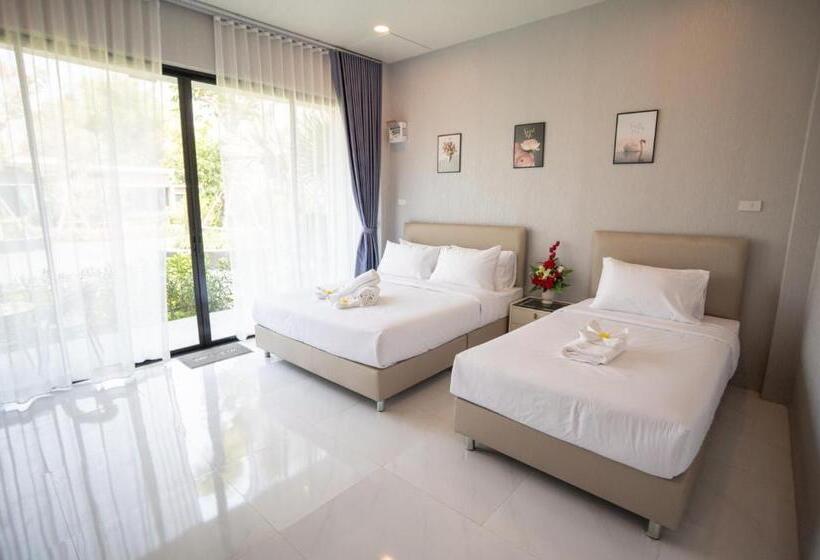 اتاق لوکس سه تخته, Seeview Resort