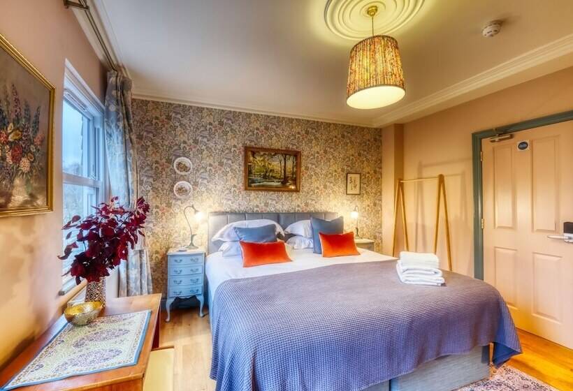 Quarto Familiar, The Bluebell
