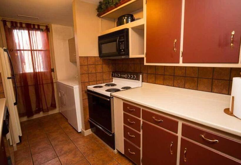 Апартаменты 2 Спальни, Dodici Night Suites