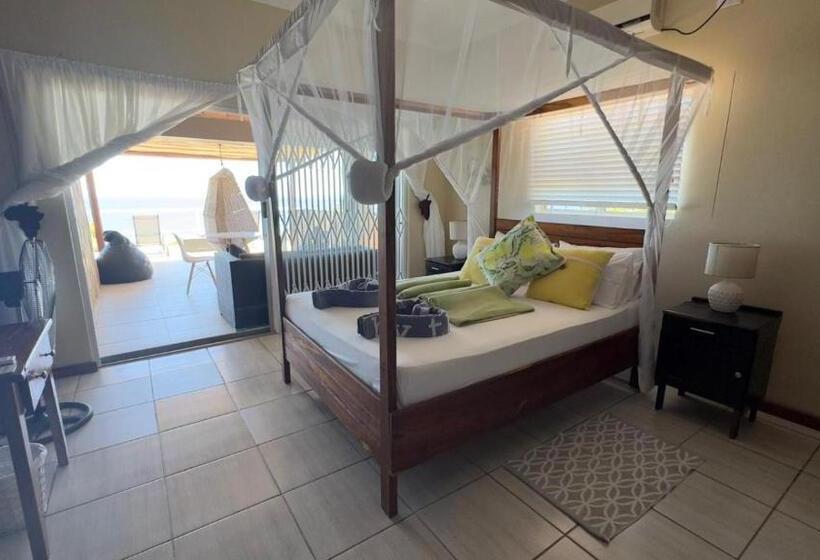 اتاق لوکس با بالکن و چشم‌انداز دریا, Peri Peri Divers B&b Morrungulo