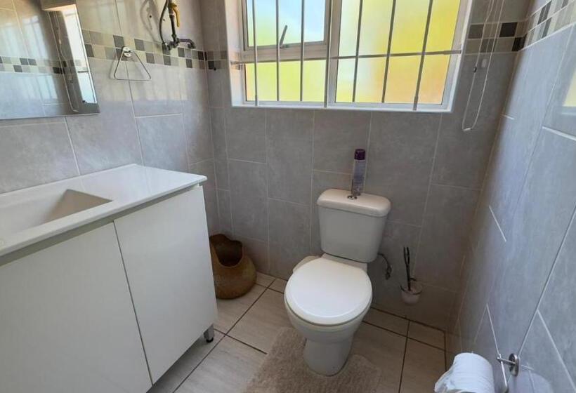 اتاق لوکس با بالکن و چشم‌انداز دریا, Peri Peri Divers B&b Morrungulo