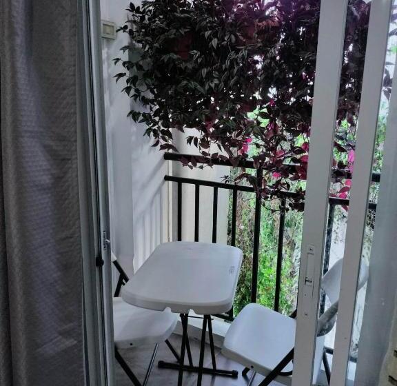 استودیو استاندارد با بالکن, Baguio Bliss By Burnham Hill Condominium