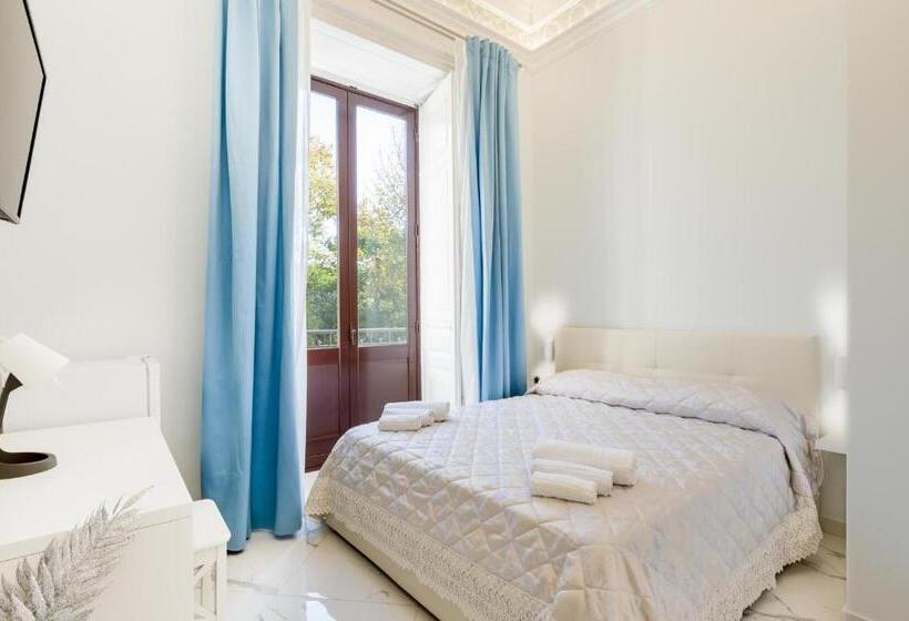 غرفة قياسية مزوَّدة بشُرفة, Palazzobellini