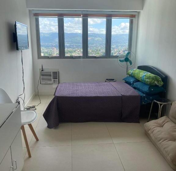 استودیو استاندارد با چشم‌انداز, Condo Studio In The Residences At Commonwealth