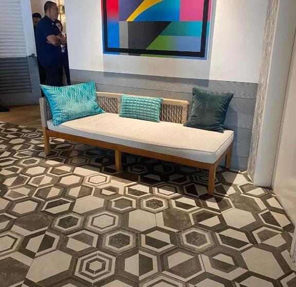 استودیو استاندارد با چشم‌انداز, Condo Studio In The Residences At Commonwealth