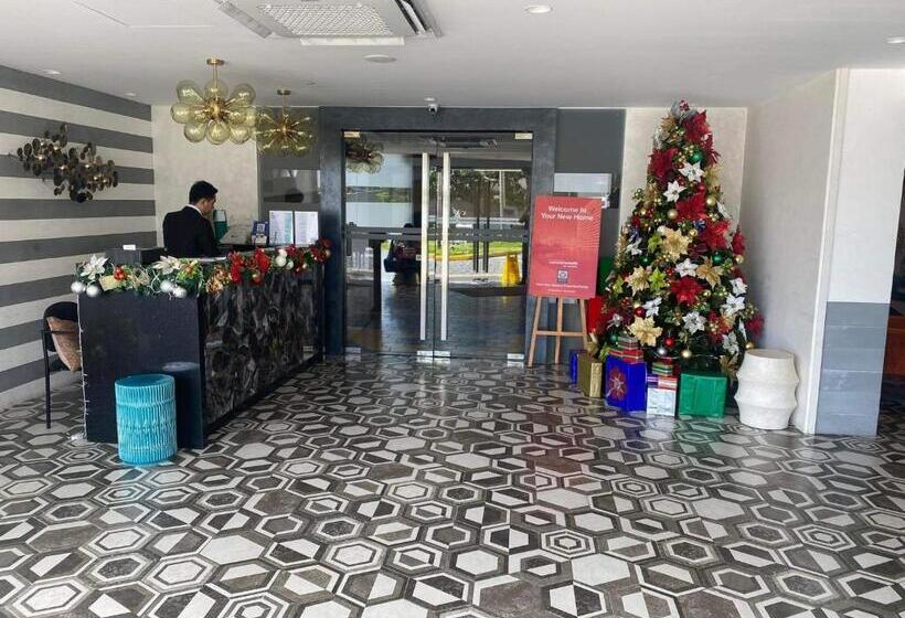 استودیو استاندارد با چشم‌انداز, Condo Studio In The Residences At Commonwealth