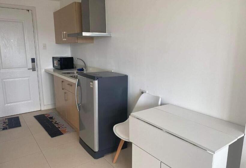 استودیو استاندارد با چشم‌انداز, Condo Studio In The Residences At Commonwealth