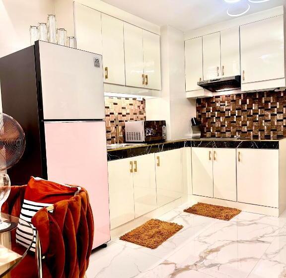 آپارتمان 2 خوابه, Je  Suite