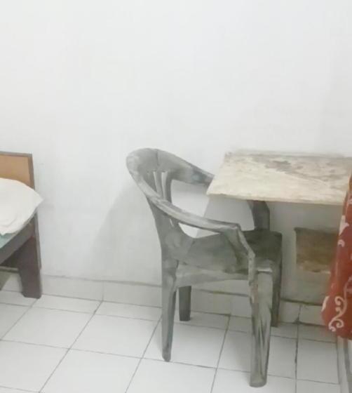 Quarto Estandar Individual, Gandhi Ganga Paying Guest