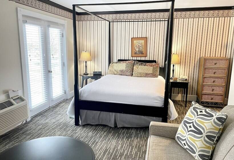 Номер Премиум, Harbor House Inn