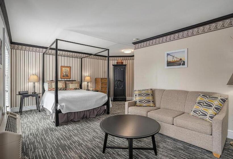 Номер Стандарт с Балконом, Harbor House Inn