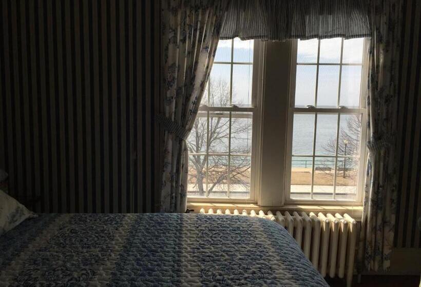 스탠다드 스튜디오 킹침대, Harborview Inn
