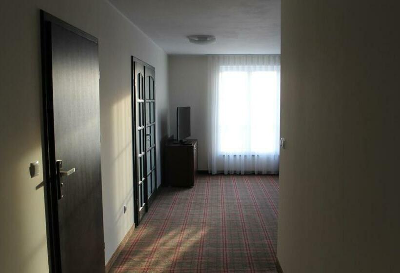 Apartamento 1 Dormitório com Sacada, Marusza