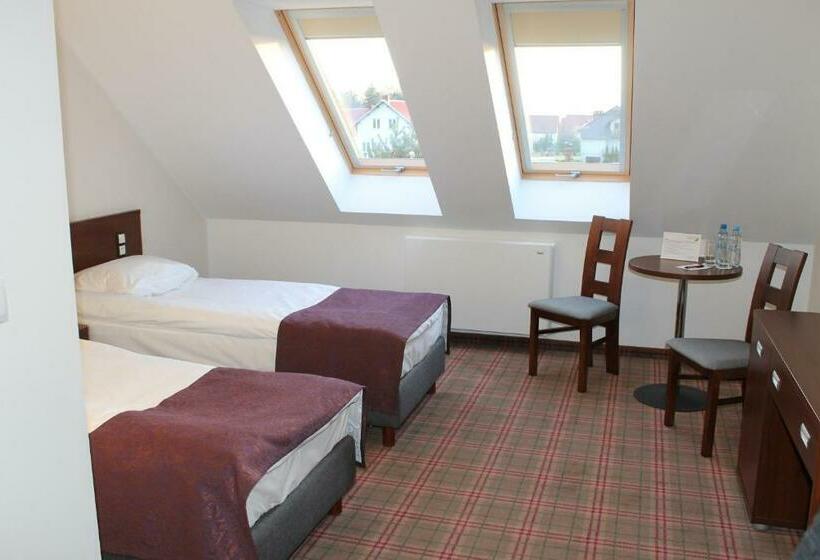 Quarto Estandar, Marusza
