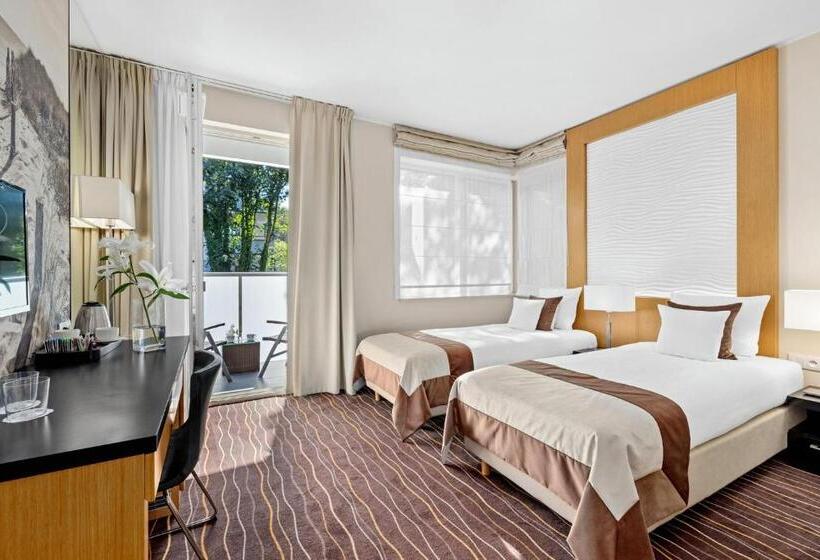 Classic room with balcony, Molo Residence