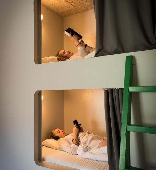 Camera Familiare, Winstrup Hostel