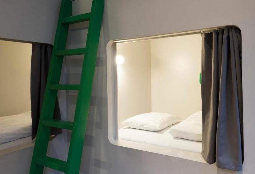Кровать в Общей Комнате, Winstrup Hostel