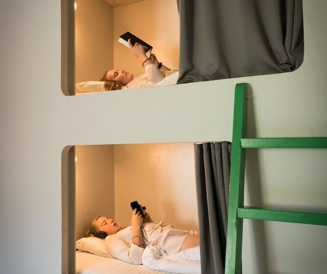 Camera Familiare, Winstrup Hostel