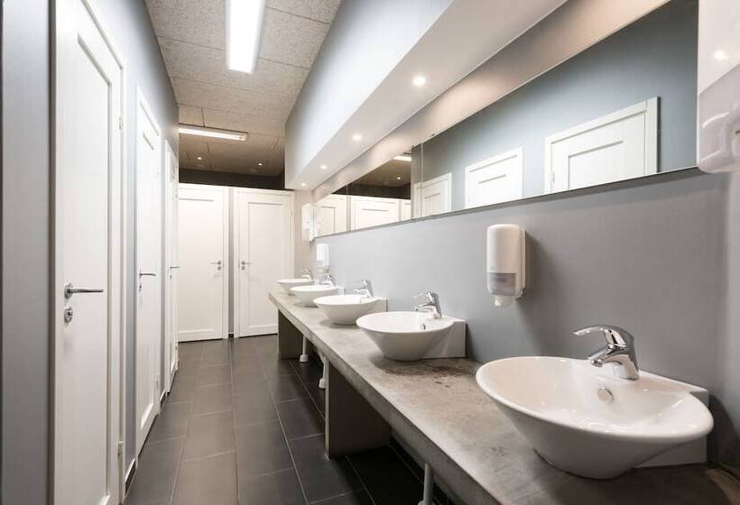 Кровать в Общей Комнате, Winstrup Hostel
