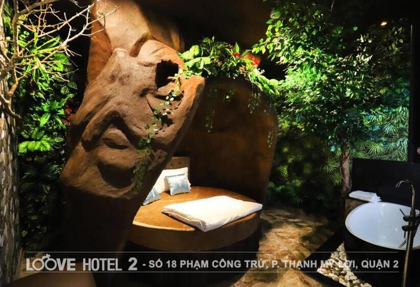 سوئیت با وان آب گرم, Loove Hotel   Khách Sạn Tình Yêu