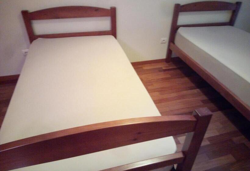 Номер Стандарт, Costa S Lodging, 5min To The Airport, Shared Room For 2 People, Shuttle Service Available