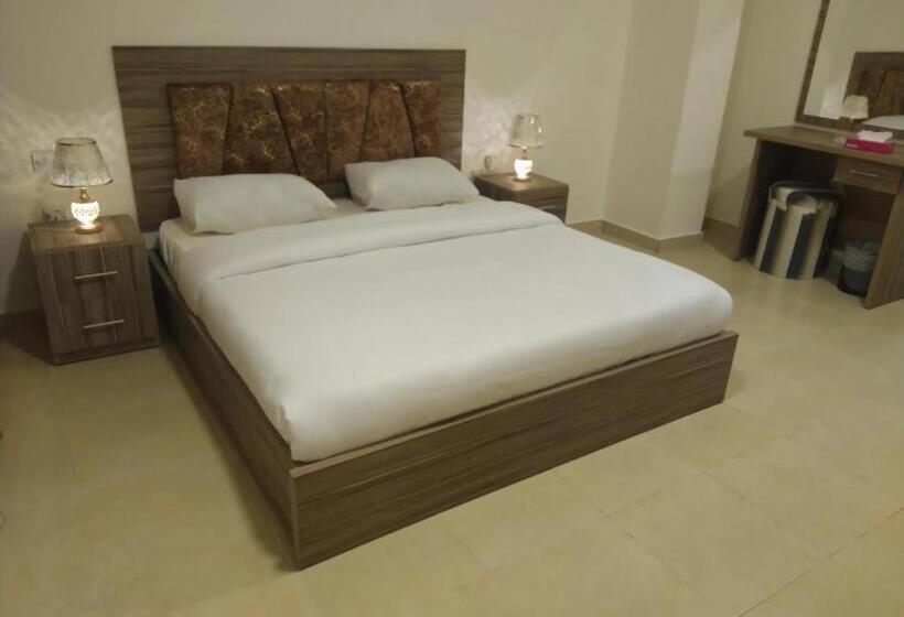 اتاق لوکس, Rayan