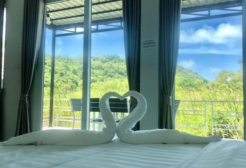 バルコニー付きスタンダードルーム, Sunset Village Rayong