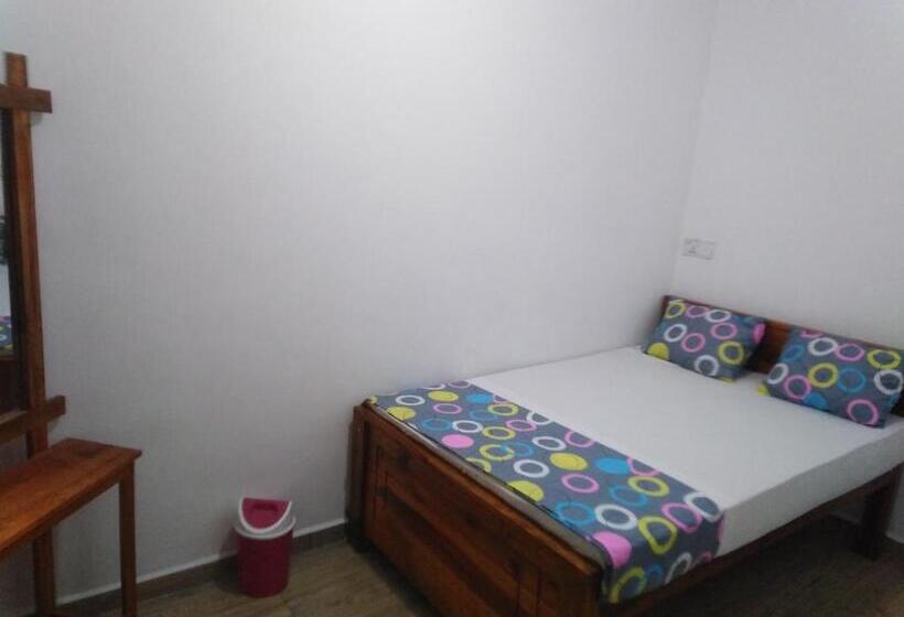 Номер Economy, The Peak Residence