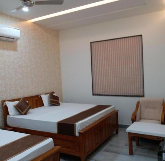 Quarto Familiar, Vandana Residency, Varanasi