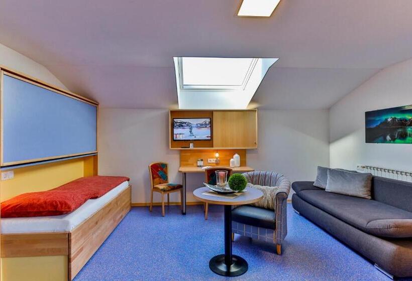 스탠다드 스튜디오, Jugendhotel Bachlehen Und Johanneshof