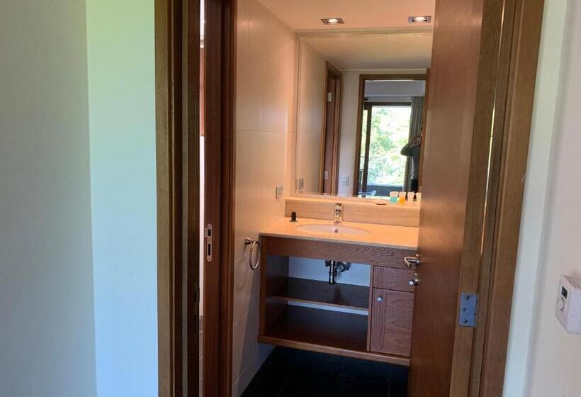 Suite with lake view, Playa Grande Suites