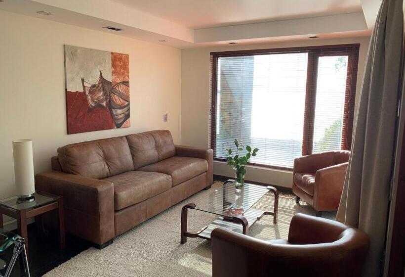 Suite with lake view, Playa Grande Suites