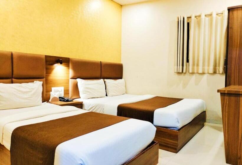 Quarto Triplo Economy, Avion Palace