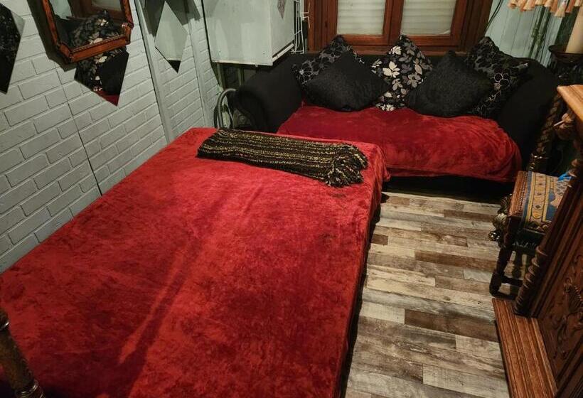 اتاق خانوادگی, Room In House   2 Floors 2 Bedrooms Near Central Station