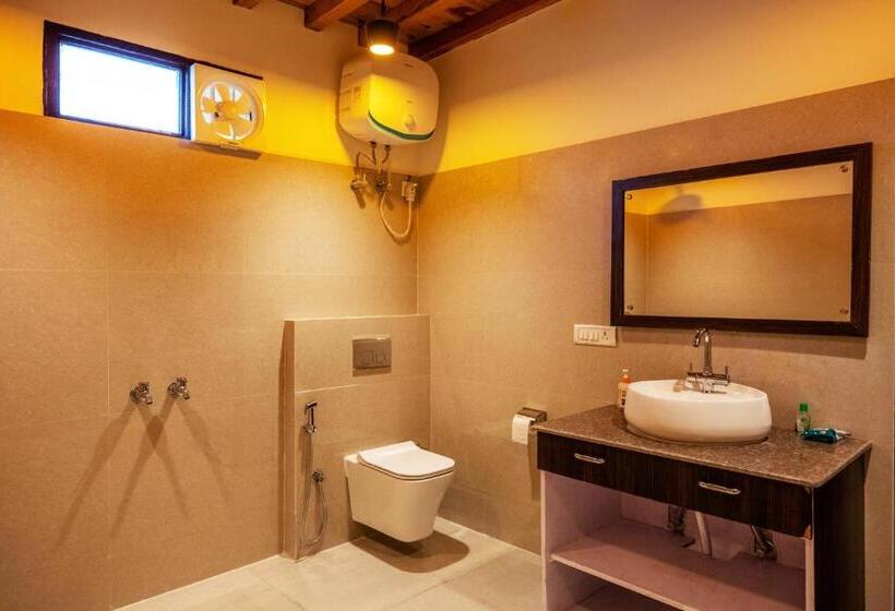 스탠다드 룸 산 전망, Shree Parijat Resort At Mukteshwar Hill Station With Himalayan View
